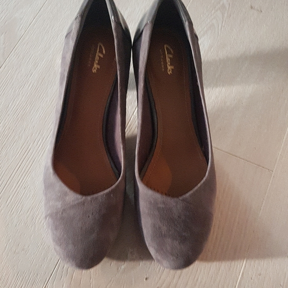 Clark's grey suede heels - worn once! - Picture 3 of 4